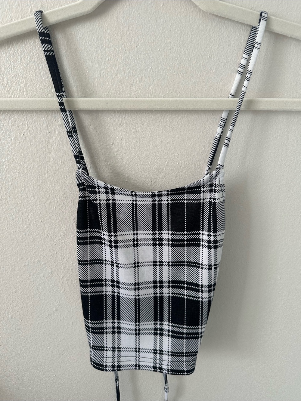 La Hearts Black & White Plaid Crop Cami with Spaghetti Straps - Picture 2 of 6